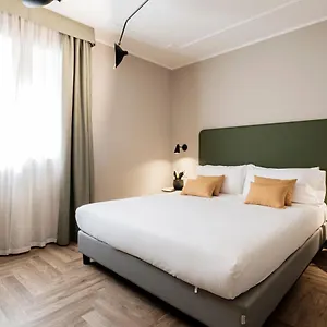 Hotel Lory **